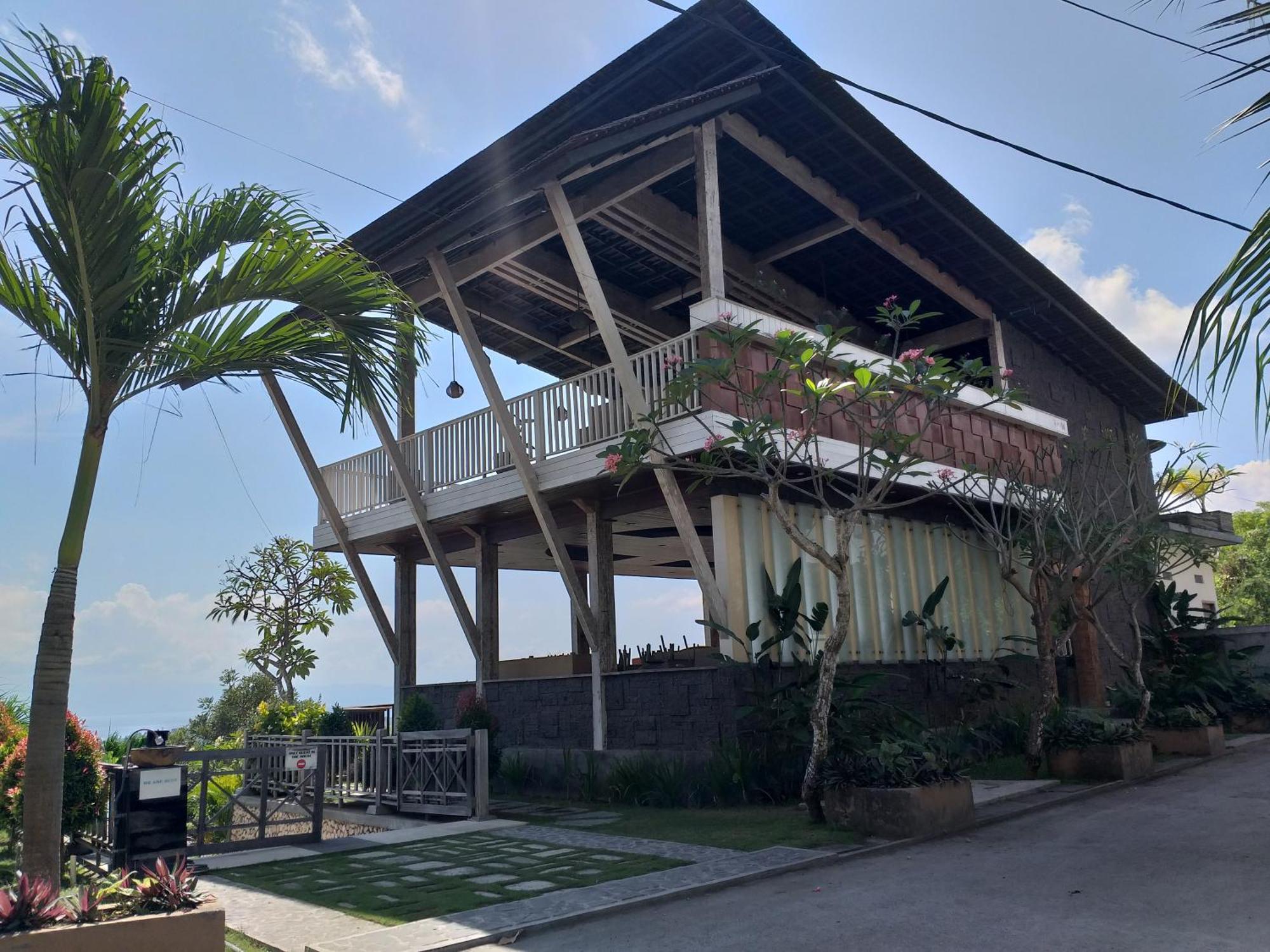 Jenggala Hill Hotell Nusa Lembongan Exteriör bild