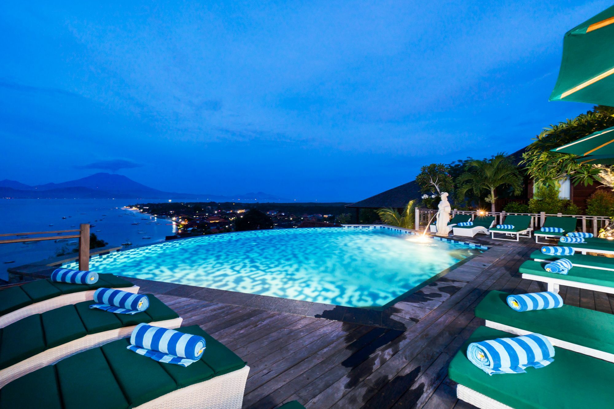 Jenggala Hill Hotell Nusa Lembongan Exteriör bild