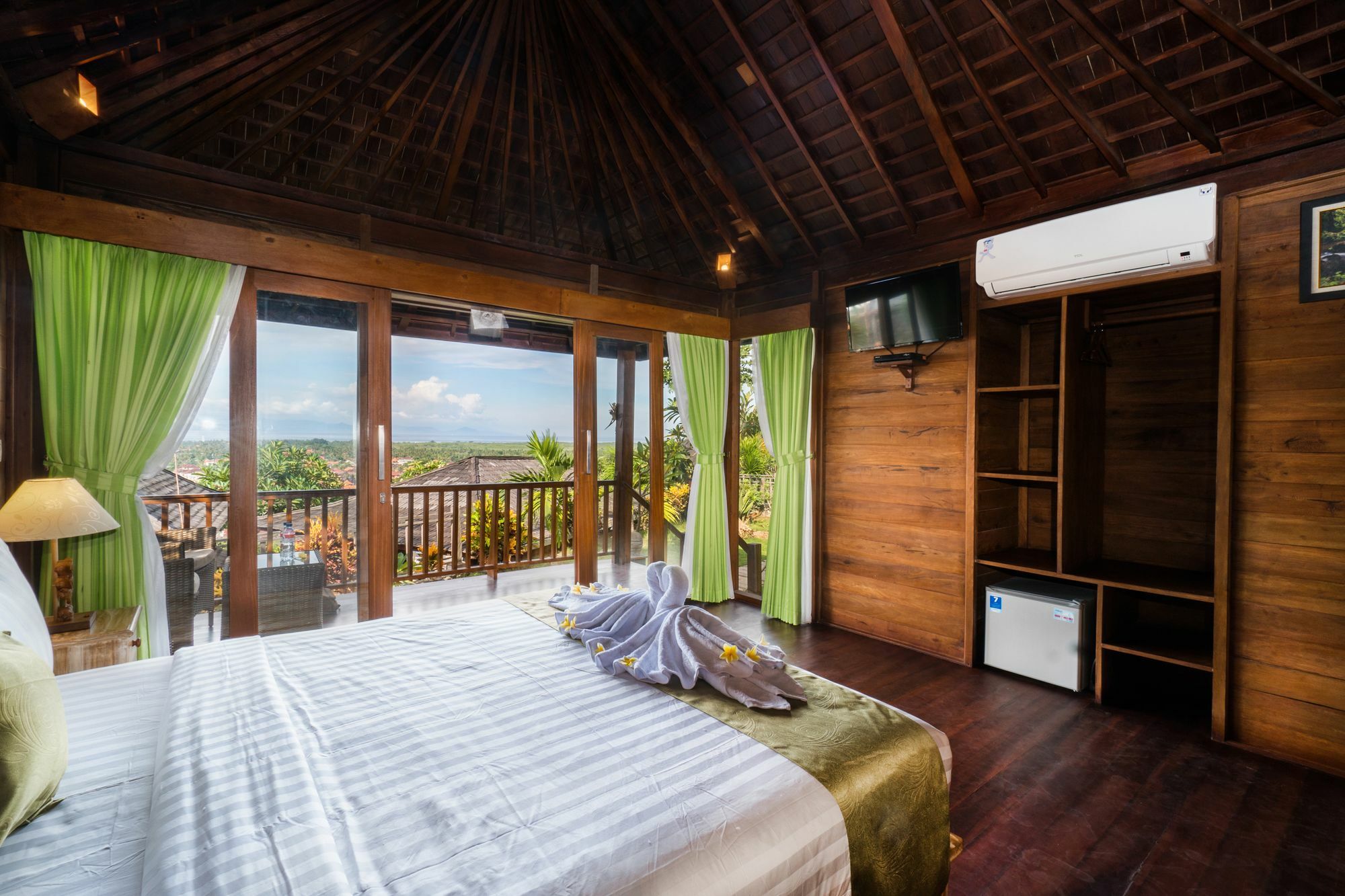 Jenggala Hill Hotell Nusa Lembongan Exteriör bild